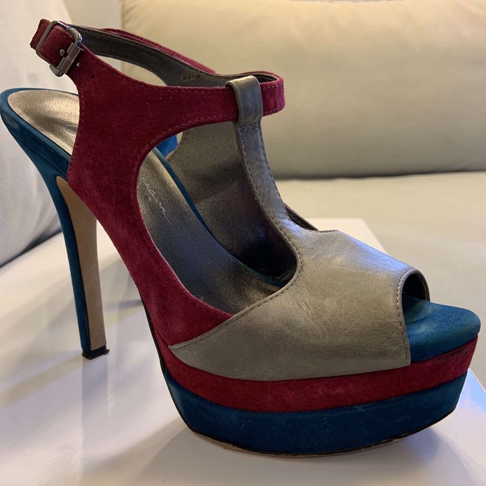 Multi-colored heel